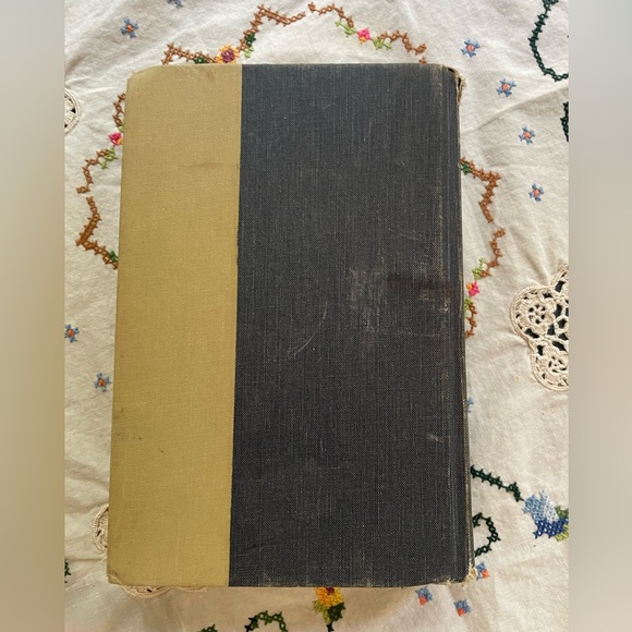 🥳 5/$12 Vintage Classic Book: Great Expectations, by Charles Dickens - Picture 5 of 13